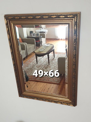 Καθρέφτης με ξύλινη κορνίζα 49x66