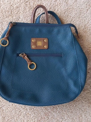 Back pack KEM like new, petrol synthetic leather
