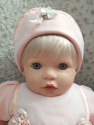 Toyse doll with cloth body, like new, 0.60 meters