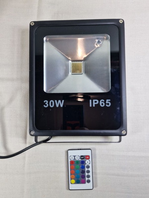 Led προβολέας RGB 30w αδιάβροχος με τηλεχειρισμό σαν καινούργιος