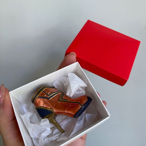 Toy Sapiens Marvel Infinity Saga Pumps mini collectible decorative shoe new