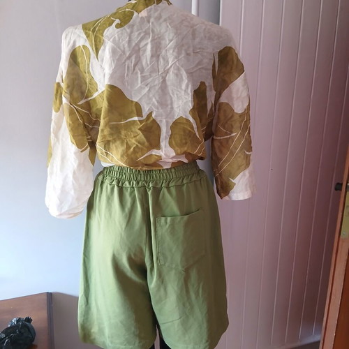 Summer set with blouse and shorts like new, green