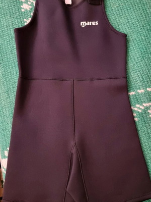Neoprene Mares 3mm wetsuit used, size 4 (ML)