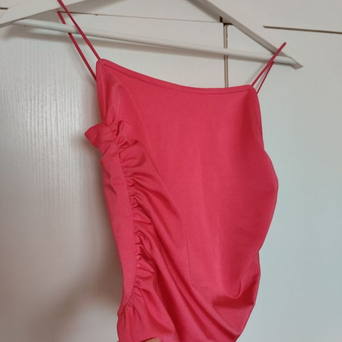Fuchsia fitted top small medium in like new condition