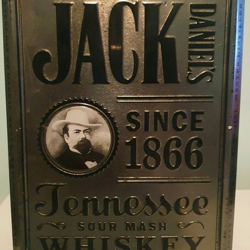 Jack Daniel's collectible metal box with 2 glasses like new