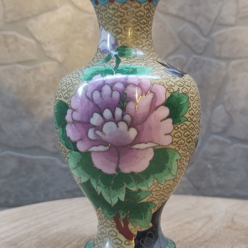 Cloisonne vase set of 2 like new, floral metal enamel decor