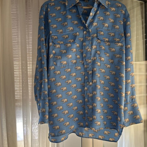 Zara shirt with elephant print satin finish like new, size S