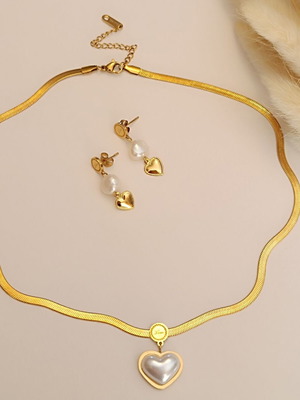 Steel Heart Set new with Freshwater Pearls
