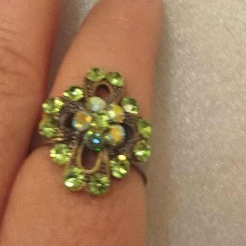 Ring used in green shade with adjustable size