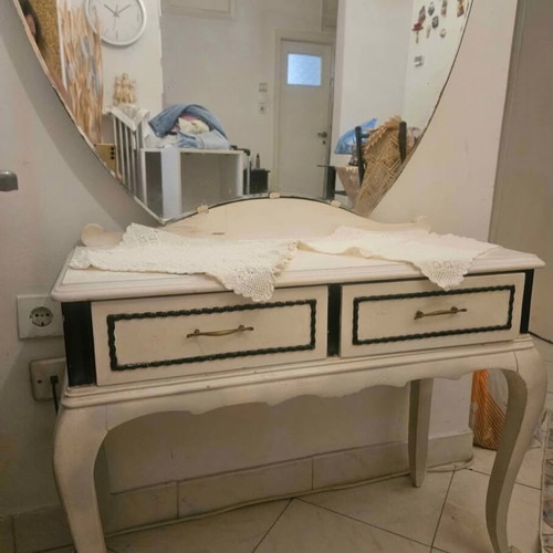 Vintage furniture used black and white in very good condition