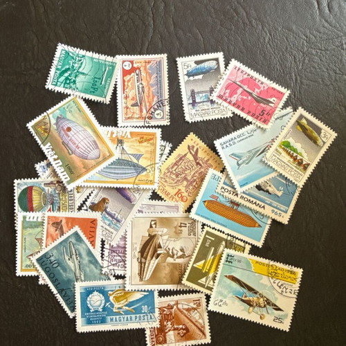 Collectible stamps with airplanes, zeppelins and hot air balloons new