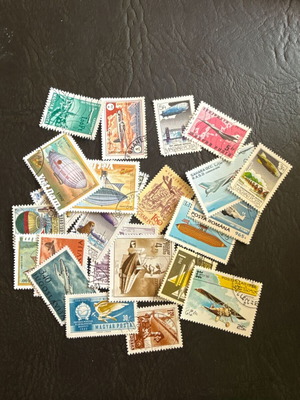 Collectible stamps with airplanes, zeppelins and hot air balloons new