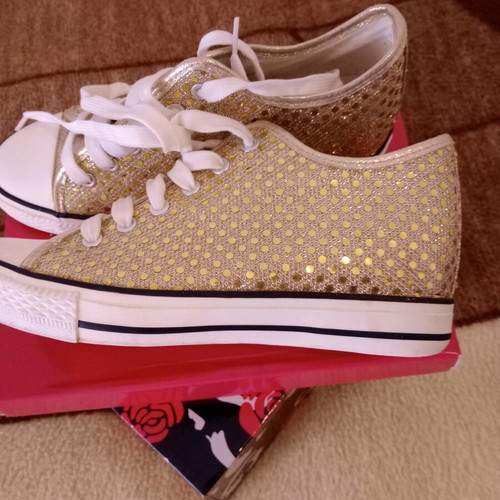 Athletic shoes size 40 gold with glitter like new