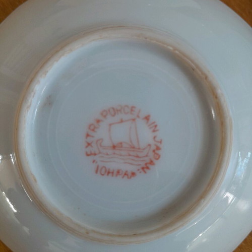 Porcelain plates and miniature bowls, old unused