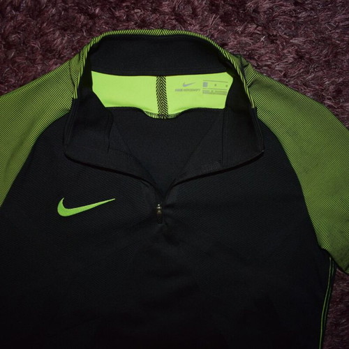 Nike Training Shirt Midlayer Aeroswift Drill Strike like new, size M, black and green