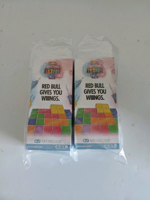 Συλλεκτικά κουτάκια Red Bull Tetris καινούργια, αριθμοί 9423/10000 και 7508/10000