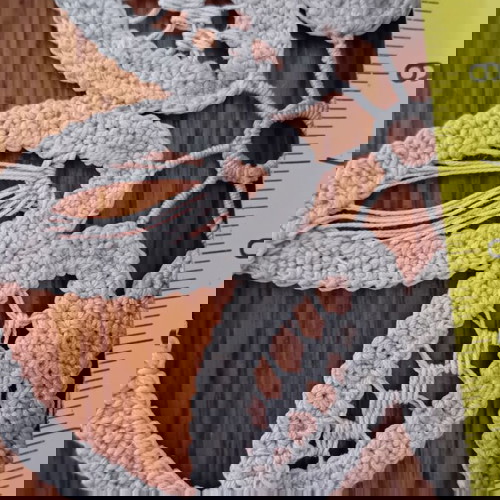 Салфетка полназ нова, плетена на една кука