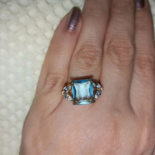 Ring with blue stone and 4 rhinestones, new, gold color