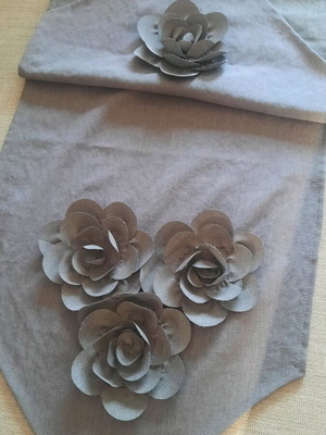 3D Tablecloth like new