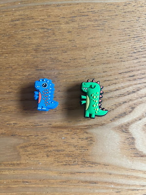 Crocs pins set of two, like new, blue and green