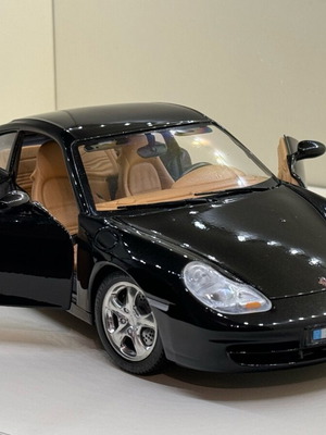 Porsche 911 Carrera 4 (996) Maisto μοντέλο κλίμακας 1/18 καινούργιο