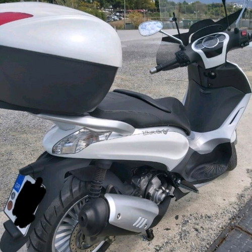 Piaggio Beverly 300i scooter used, 2013, 23,200 km, white