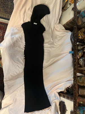 Zara top XS like new, black with hood and button details