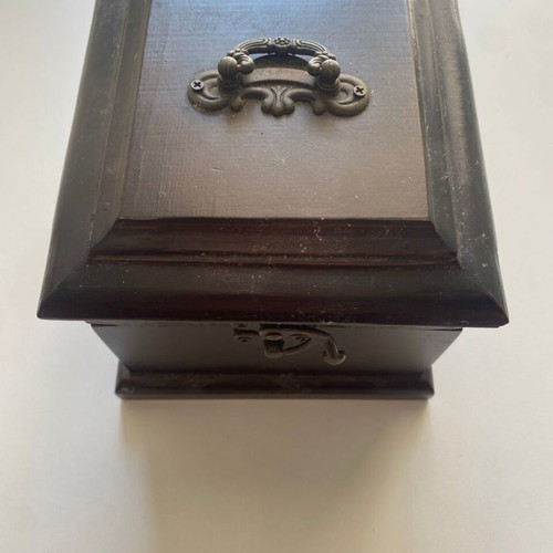 Vintage Wooden Decorative Box Clock with Analog Movement used
