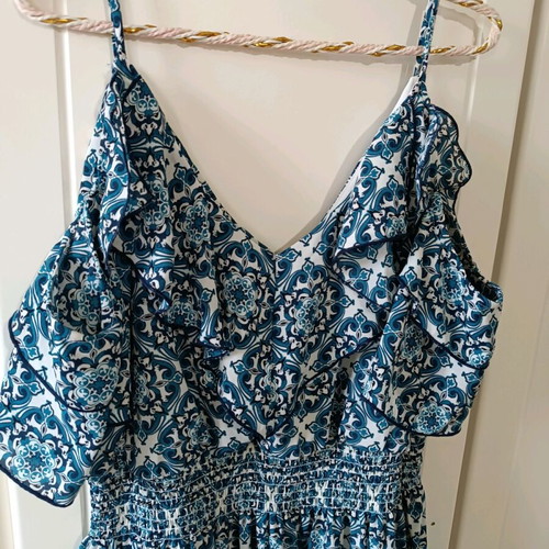 Women's maxi printed dress like new, white and blue, size L