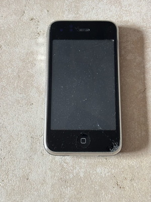 iPhone 3 8GB Apple with broken screen for parts