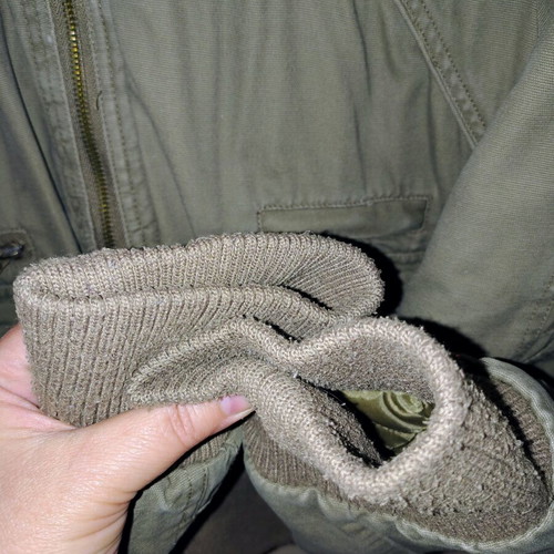 Khaki jacket militaire style with faux fur hood, size XL, like new