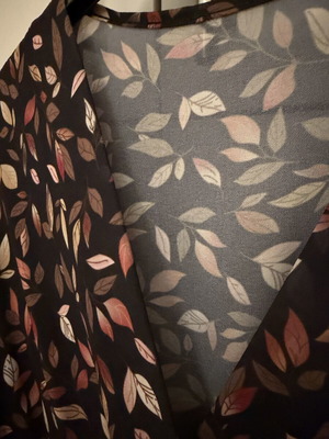 Dress with leaf print size M, used, lightweight fabric