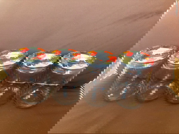 4 γυάλινα βάζα με καπάκια (όλα μαζί)