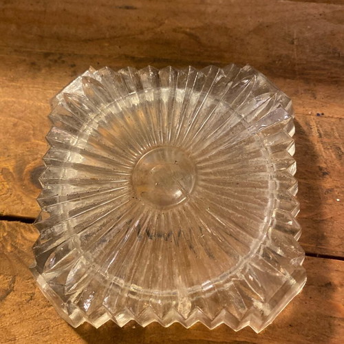 Glass ashtray used with unique shape