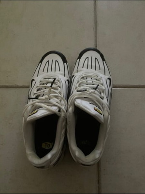 Nike TN sneakers like new, white, size 45