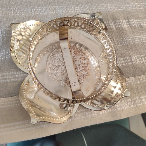 Decorative bowl used
