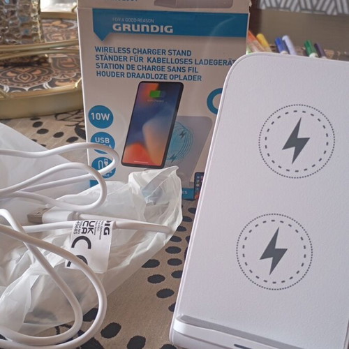 Grundig wireless charger stand new unused