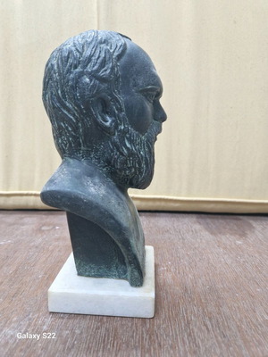 Socrates bust used, height 23cm, width 10cm