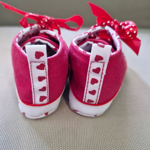 Baby booties, 2 pairs