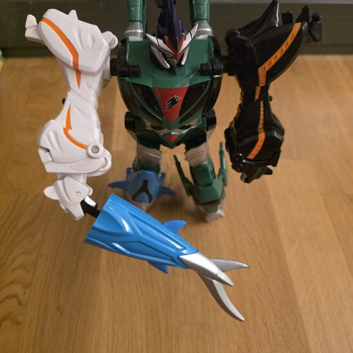 Power Rangers Beast Master Megazord Jungle Fury robot like new, missing bat wings