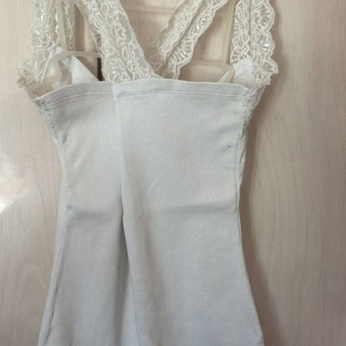 Regalinas top like new, white, elastic fabric