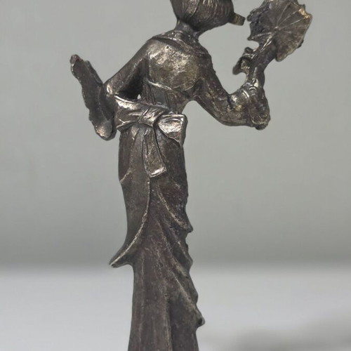 Vintage Geisha Figurine with Fan used