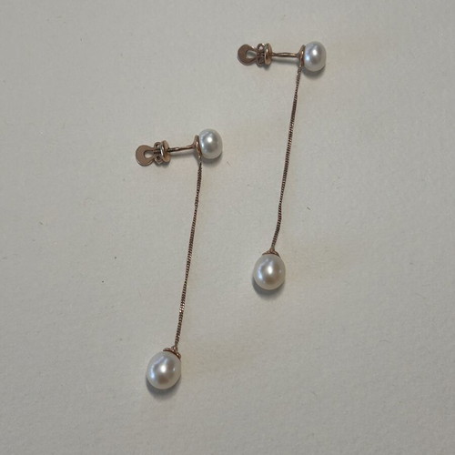 Gold and Pearl Drop Earrings like new, elegant feminine design