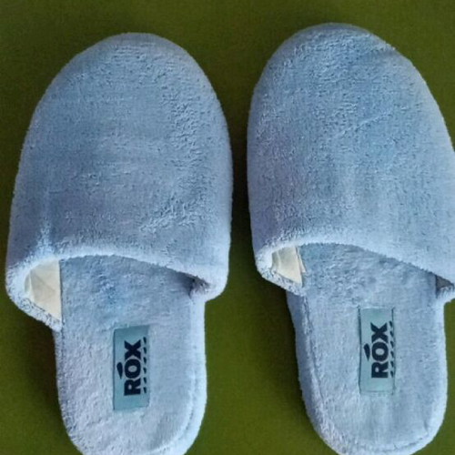 Winter house slippers like new