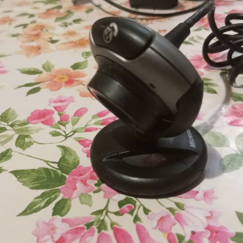 Pack of 2 used webcams Microsoft LifeCam VX-3000 and Logitech QuickCam