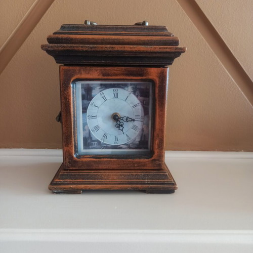 Table clock box with hooks like new, analog