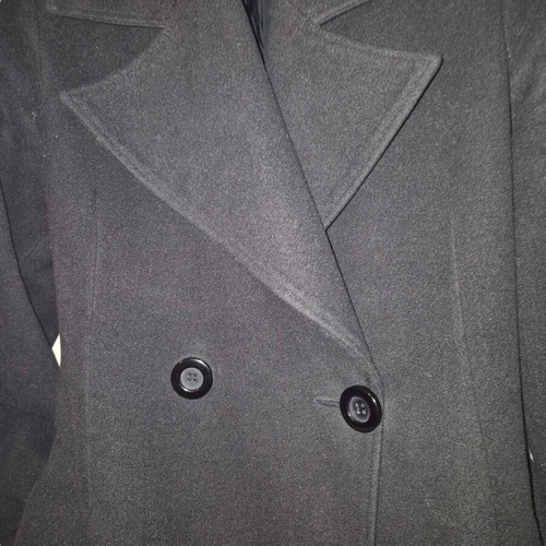 Black coat like new with belt and pockets, size XL