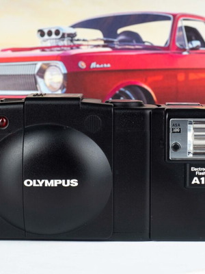 Olympus XA2 35mm Film Camera with Original Flash Used