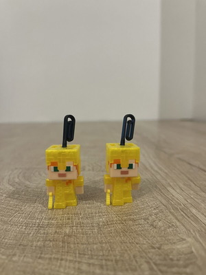 Minecraft Alex figures with golden armor like new, set of 2