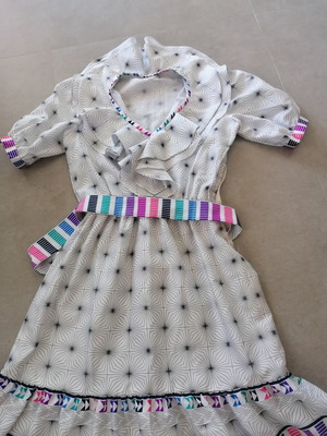 Long dress with ruffles like new, colorful belt